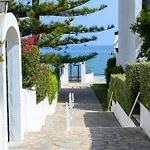Calahonda - Beachfront 2 Bedroom House Beautifully Revovated Tatil Evi Sitio de Calahonda