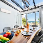 Calahonda - Beachfront 2 Bedroom House Beautifully Revovated * Sitio de Calahonda