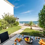 Tatil Evi Calahonda - Beachfront 2 Bedroom House Beautifully Revovated Sitio de Calahonda