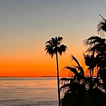 Calahonda - Beachfront 2 Bedroom House Beautifully Revovated *